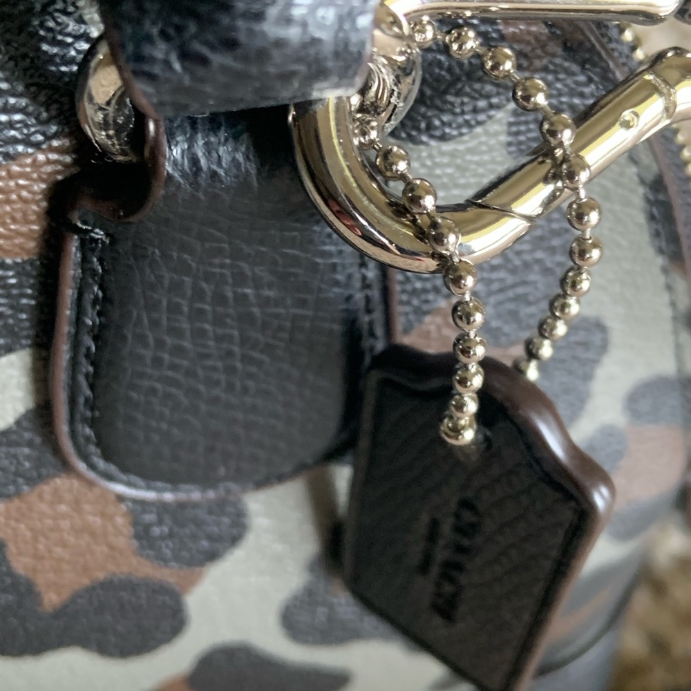 Coach Animal Print - Picture 7 of 7